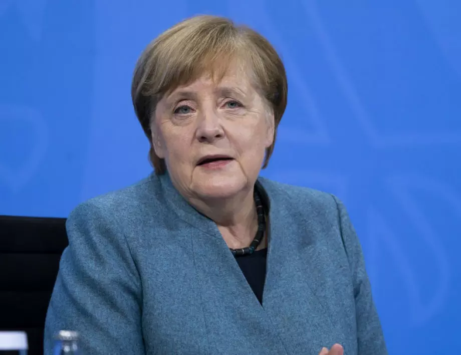 Меркел: Твърде рано е да има "преференциално" третиране на ваксинираните хора