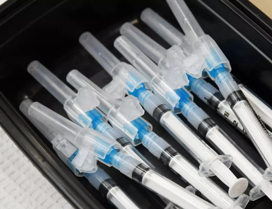 СЗО: Не смесвайте различни ваксини срещу COVID-19
