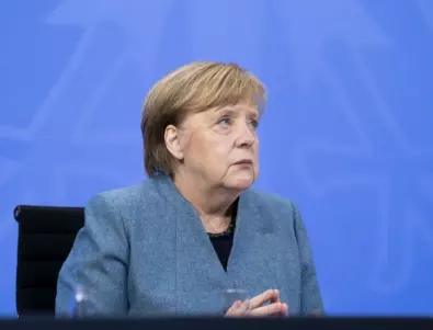 Меркел настоява в Германия да бъде въведен полицейски час 