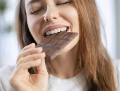 Лекар разкри какво се случва с холестерола на хората, които ядат тъмен шоколад