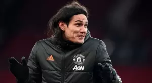 Момиче моли Единсон Кавани да остане в Манчестър Юнайтед (ВИДЕО)