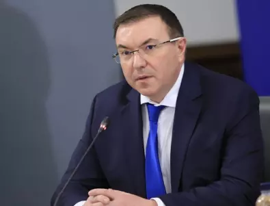 Костадин Ангелов: Стойчо Кацаров се опитва да прави и президента на глупак