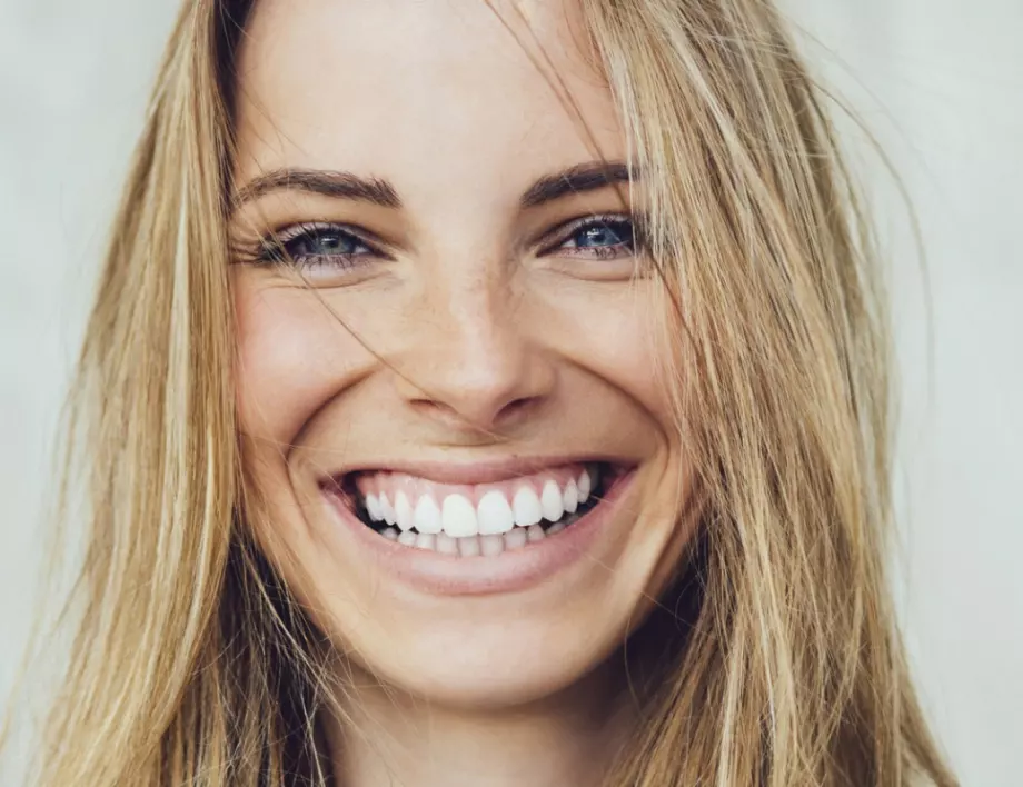 Искрящо бяла усмивка – как да я постигнем и съхраним безопасно