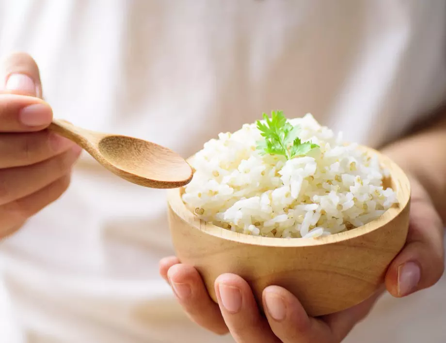  Защо вареният ориз става по-полезен, след като престои една нощ в хладилника?