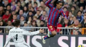 Роналдиньо, Мбапе, Неймар vs Рууни, Бензема, Скоулс: 11-те на Меси vs 11-те на Роналдо (СНИМКА)