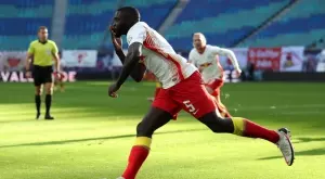 Край на сагата: Дайо Упамекано е футболист на Байерн Мюнхен