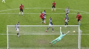 Манчестър Юнайтед пак стъпи накриво - даде точка на предпоследния в Англия