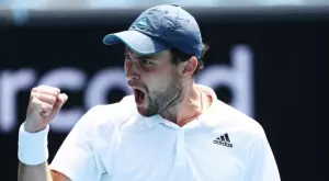 {{ otherArticle[0].article.title }}