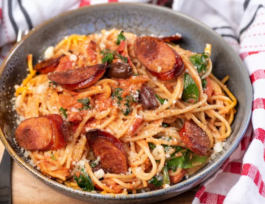 Спагети с кюфтенца - перфектната семейна вечеря 