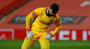 Ливърпул подновява договора на Алисон