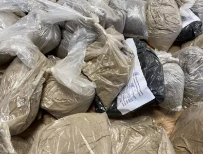 Откриха 12 кг хероин, скрити в пожарогасители