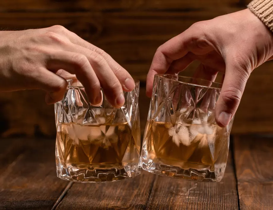 Разберете кога домашният алкохол става отровен