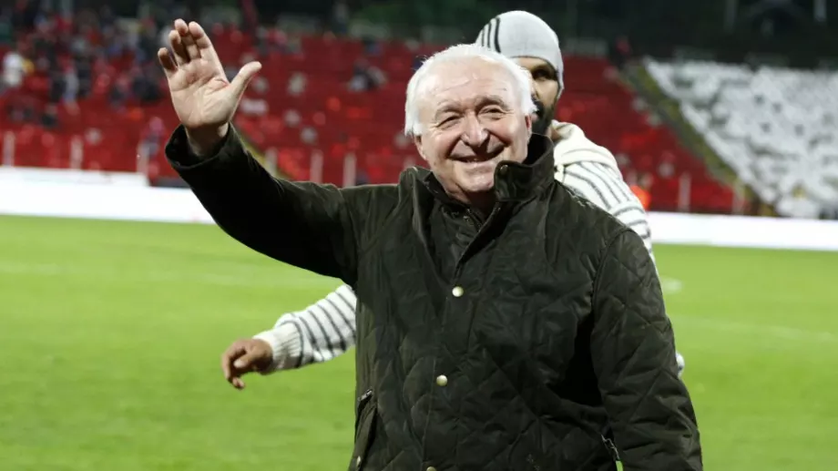 Легендарният Петър Жеков разсипа от критики ръководителите на българския футбол