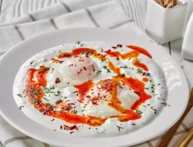 Яйца по панагюрски с червен пипер: Не сте яли по-вкусни!