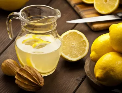 Напитката с лимон, която топи мазнините и холестерола