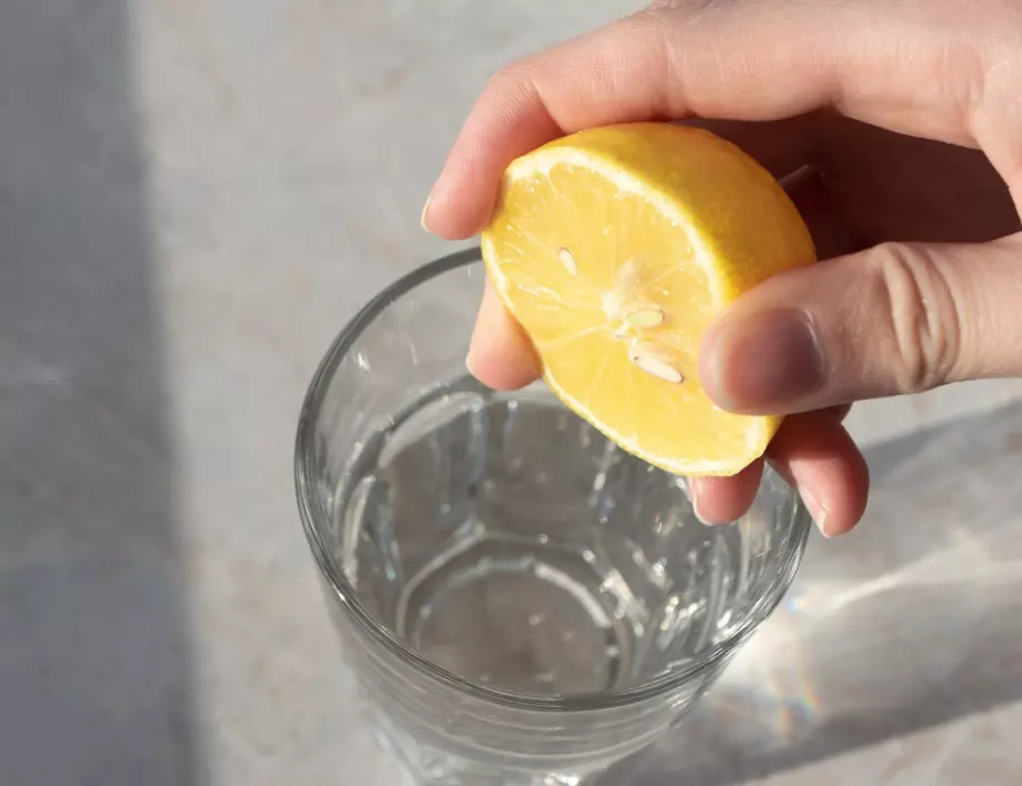 Детокс напитка с лимон, която се превърна в истински хит