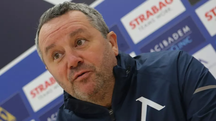 Славиша Стоянович остава треньор на Левски