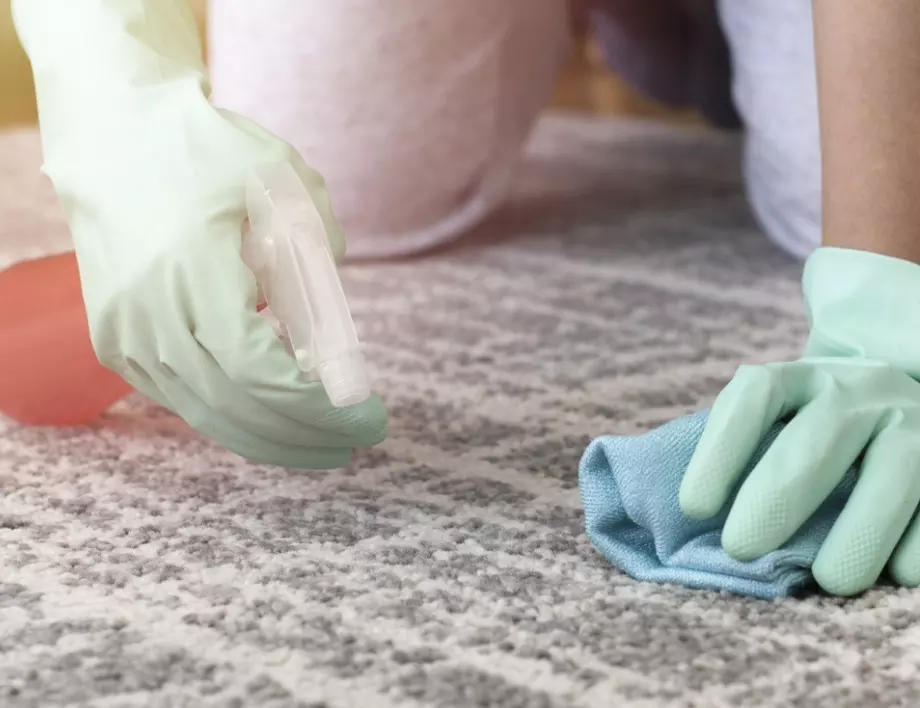 Как да почистиш петна от килима с домашни средства?