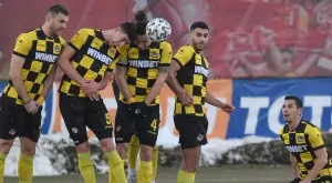 {{ otherArticle[0].article.title }}