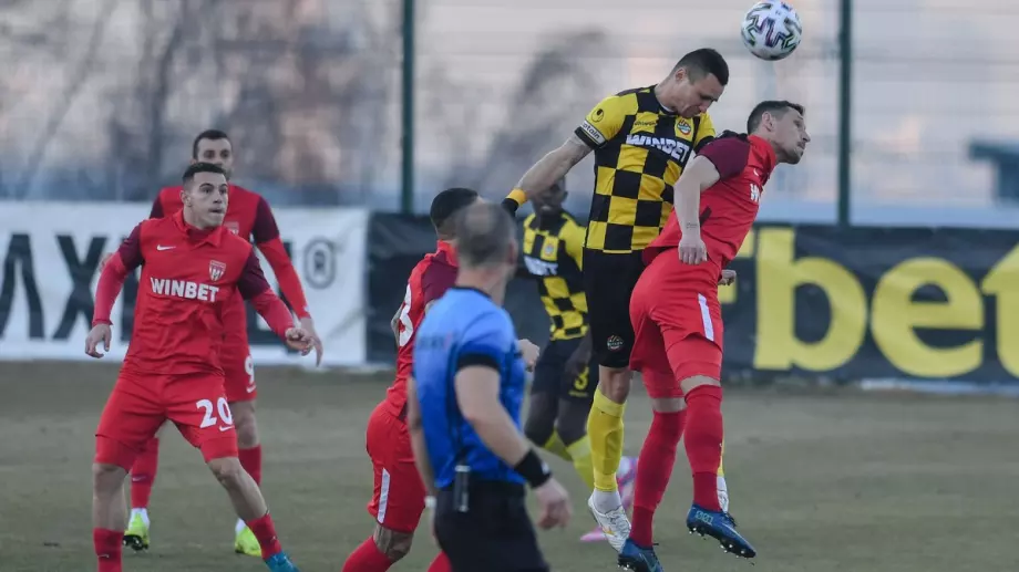 Царско село пропиля аванс от два гола срещу Ботев (Пловдив) в Първа лига