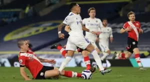 {{ otherArticle[0].article.title }}