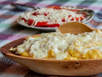 Родопски качамак с кашкавал и сирене: Ароматно и вкусно