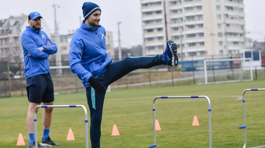Дългоочаквани новини за Левски: Борислав Цонев тренира наравно с групата