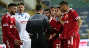 Цветомир Найденов с "доказателство" от мача с Левски: Попов, виж... пиле шарено (СНИМКА)