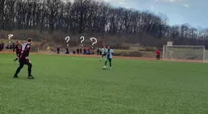 Крещящо скандален мач в Руен с публика и абсурдно съдийство (СНИМКИ)