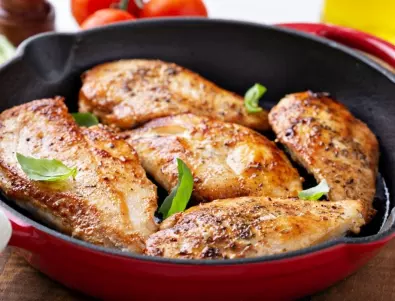 Как ГОТВАЧИТЕ панират пилешкото, без да добавят грам брашно 