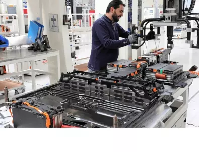 Администрацията на Байдън предоставя заем за производство на батерии за електромобили