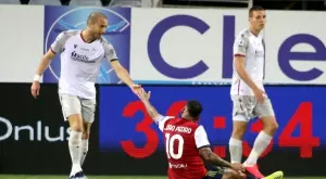 {{ otherArticle[0].article.title }}