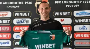 {{ otherArticle[0].article.title }}