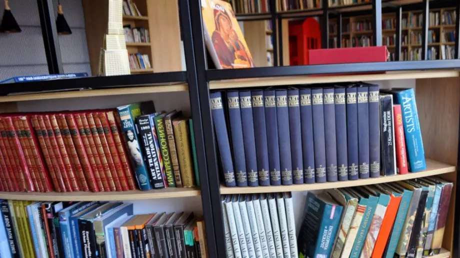 Читателите ще могат да резервират книги от новата бургаска библиотека от вкъщи
