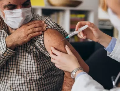 Мъжът с индийския вариант на COVID-19 е бил ваксиниран месец по-рано