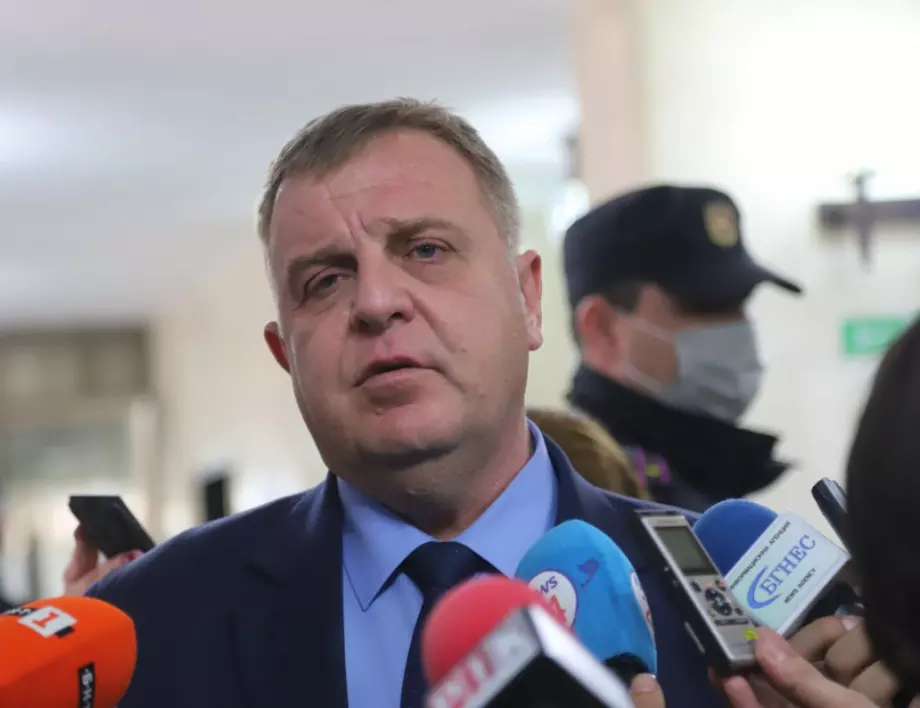 ВМРО: Премахването на ограничението за брой секции зад граница обслужва ДПС
