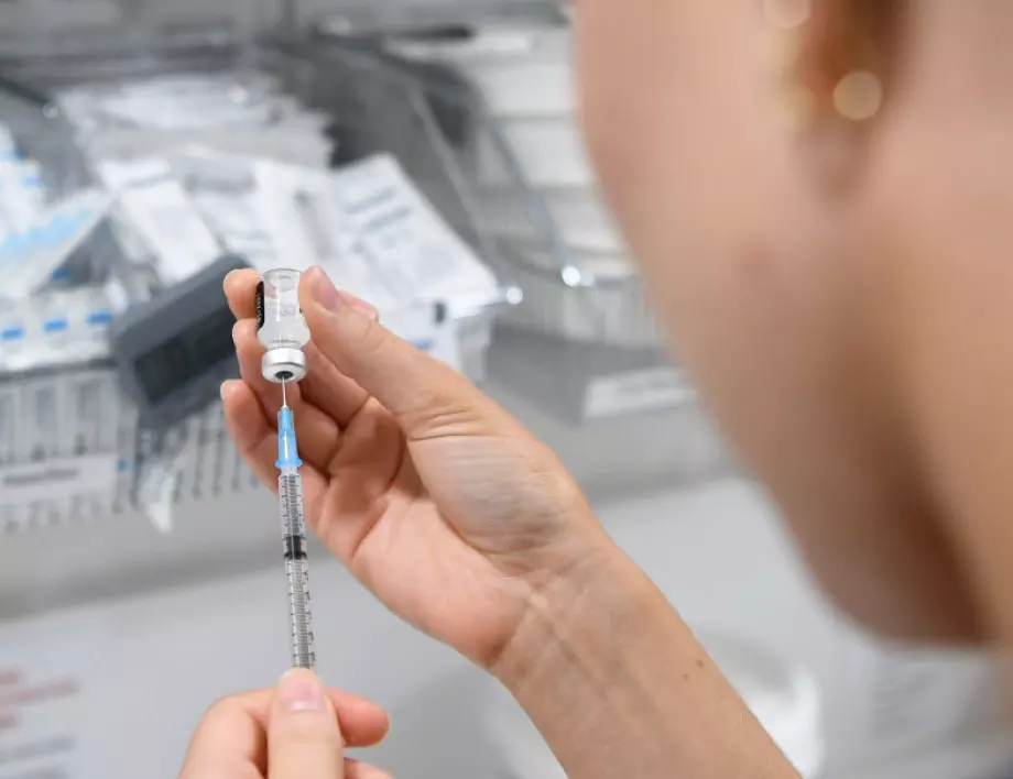 Берлин: Европа няма достатъчно ваксини за справяне с третата вълна на коронавируса 
