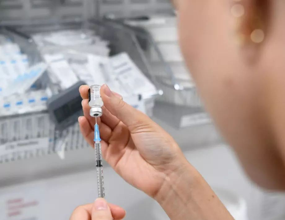 Чужденци получават безплатна ваксинация срещу коронавирус в Сърбия