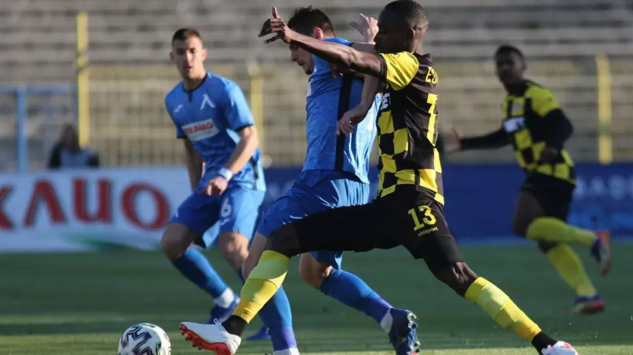 Левски и Ботев Пловдив завършиха 2:2 на стадион Георги Аспарухов в Първа лига