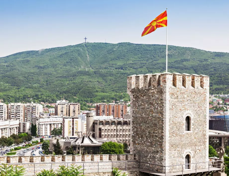 Дойче веле: Македонската политика страда от къса памет, суета и липса на идеи 