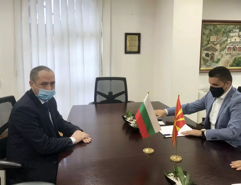 Посланик Ангелов се срещна с вицепремиера на РС Македония Люпчо Николовски