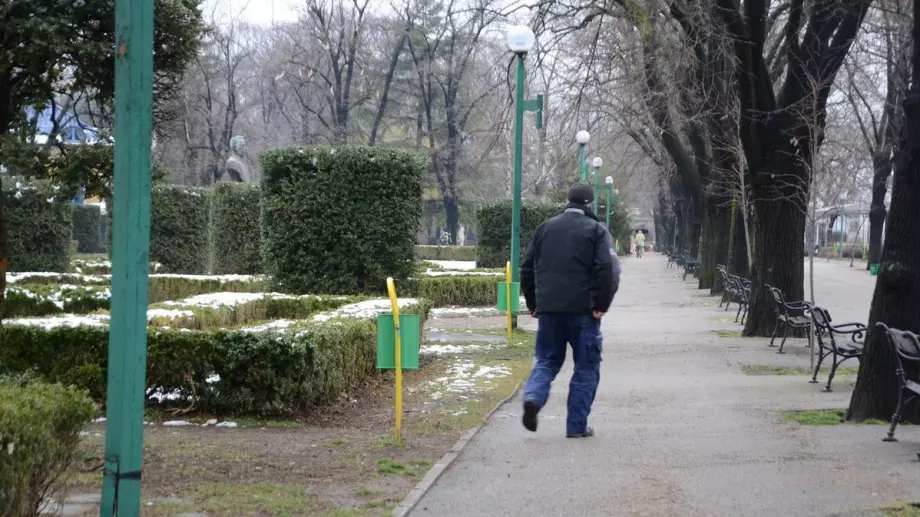 Обновяват детските площадки и парковата мебел в Крайдунавския парк