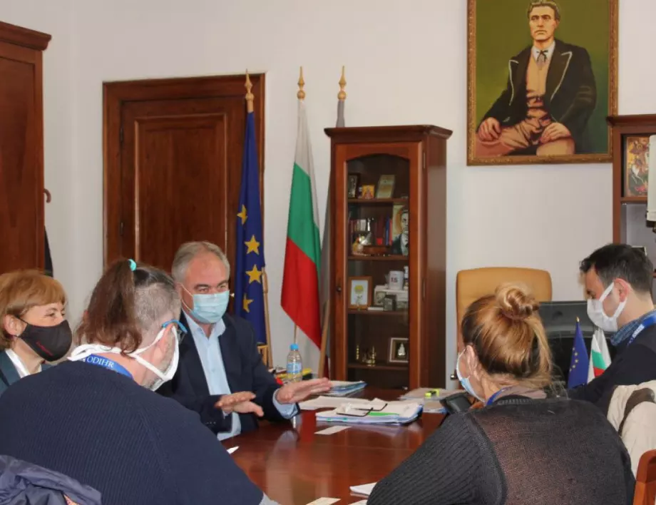 Кметът на Плевен се срещна с наблюдатели на предстоящите парламентарни избори от ОССЕ