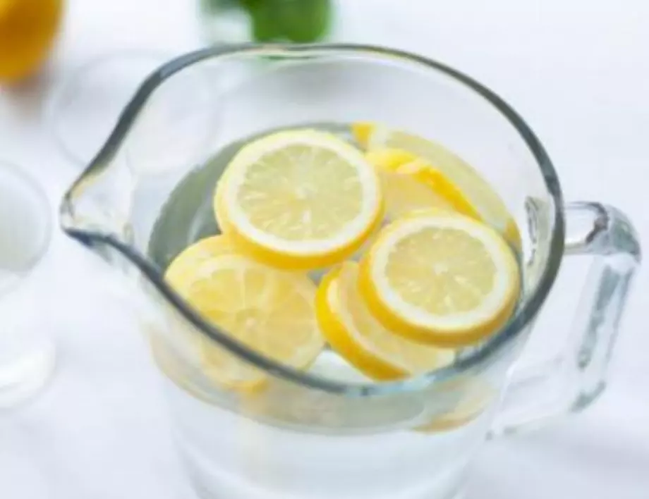 За какво помага лимоновата вода 