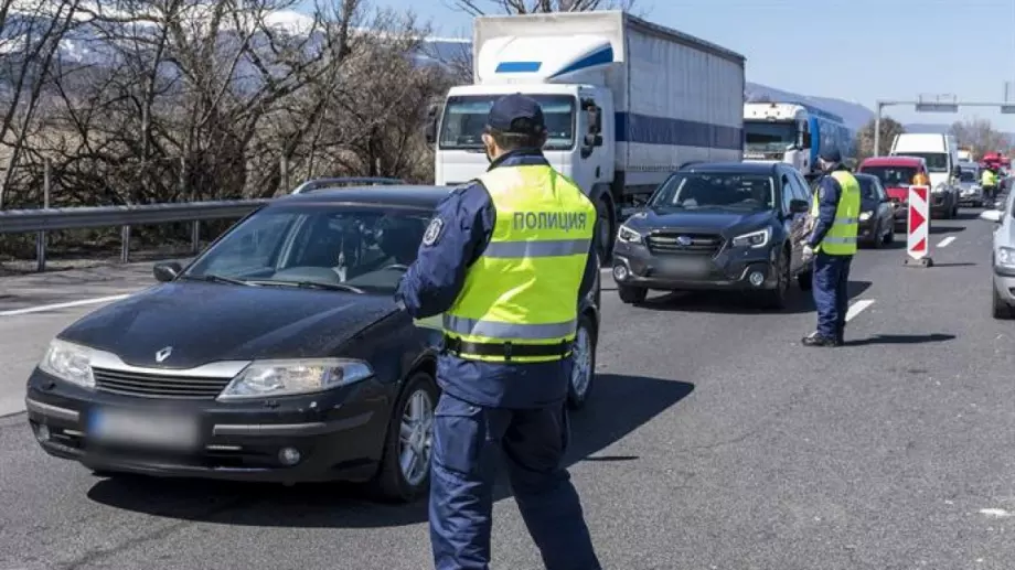 Засилени проверки по пътищата в страната за Великден