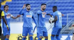 {{ otherArticle[0].article.title }}