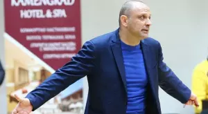 Константин Папазов обяви, че Левски води преговори с две чуждестранни компании