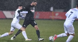 Славия - Левски: Спестиха червен картон за ас на Славия (СНИМКА) 