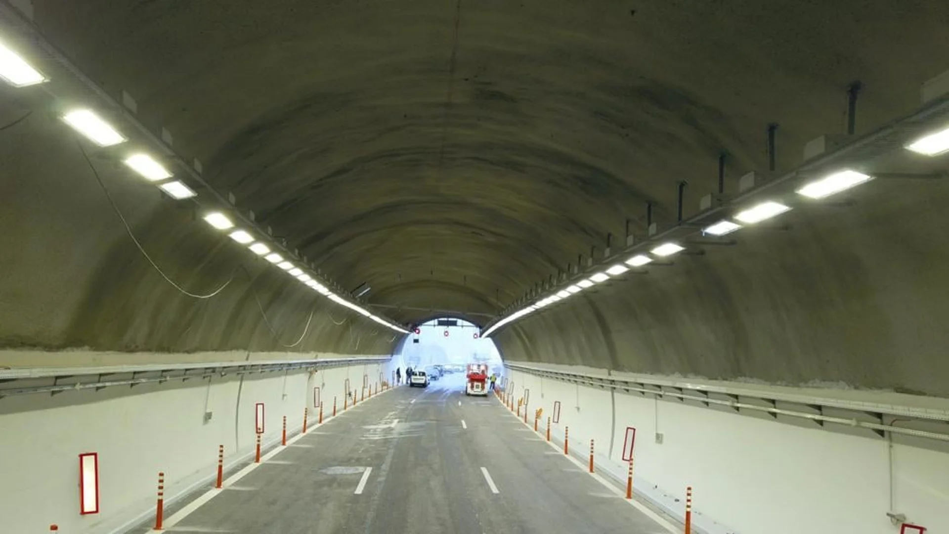 Пак ремонти по "Хемус": Променено е движението в тунелите „Топли дол“ и „Правешки ханове“ 