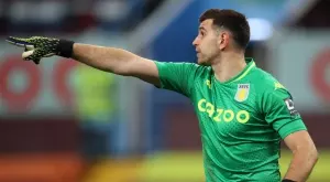 Емилиано Мартинес и Унай Емери заговориха за "невъзможното" и му отвърнаха със "Защо не?"